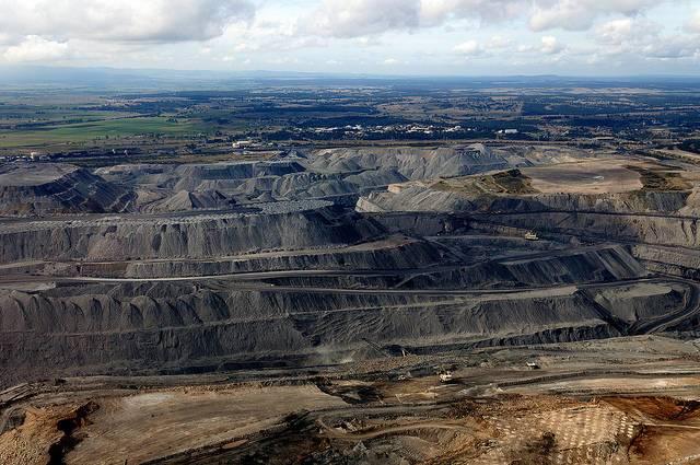 A-coal-mine-in-Australias-Hunter-Valley.jpg