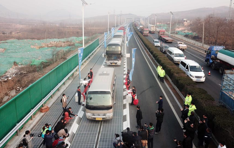 Can-this-new-solar-road-in-China-help-next-gen-technologies-break-through.png