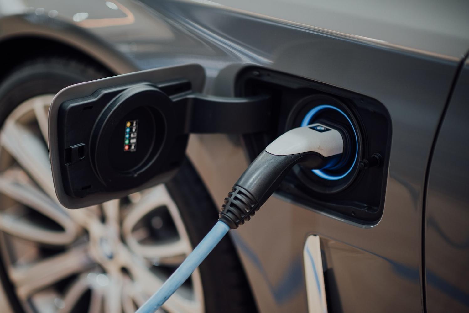 Electric vehicle charging - EV batteries used for energy storage