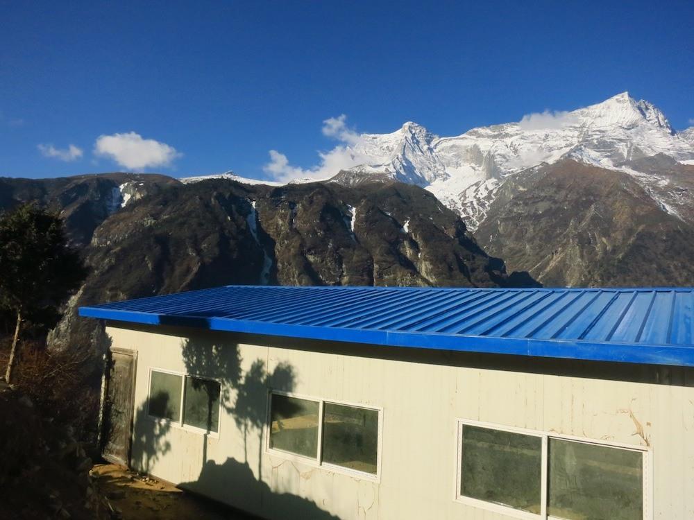 Namche-Bazaar-Relief-Center.jpg 