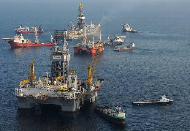 Recover-efforts-during-the-2010-Deepwater-Horizon-disaster-off-the-Louisiana-coast.jpg