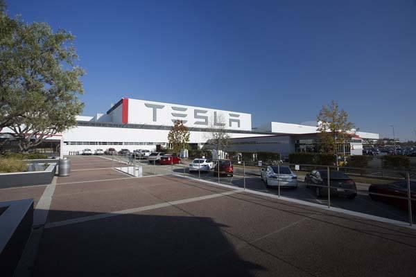 Tesla-Factory.jpg 
