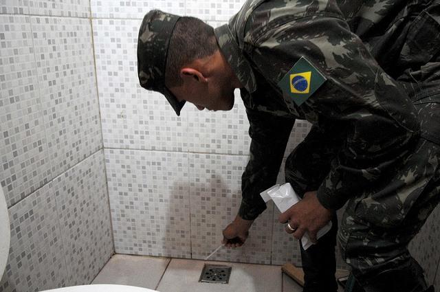 Zika_virus_Brazil_soldier_AgenciaBrasilia.jpg Zika_virus_Brazil_soldier_AgenciaBrasilia.jpg