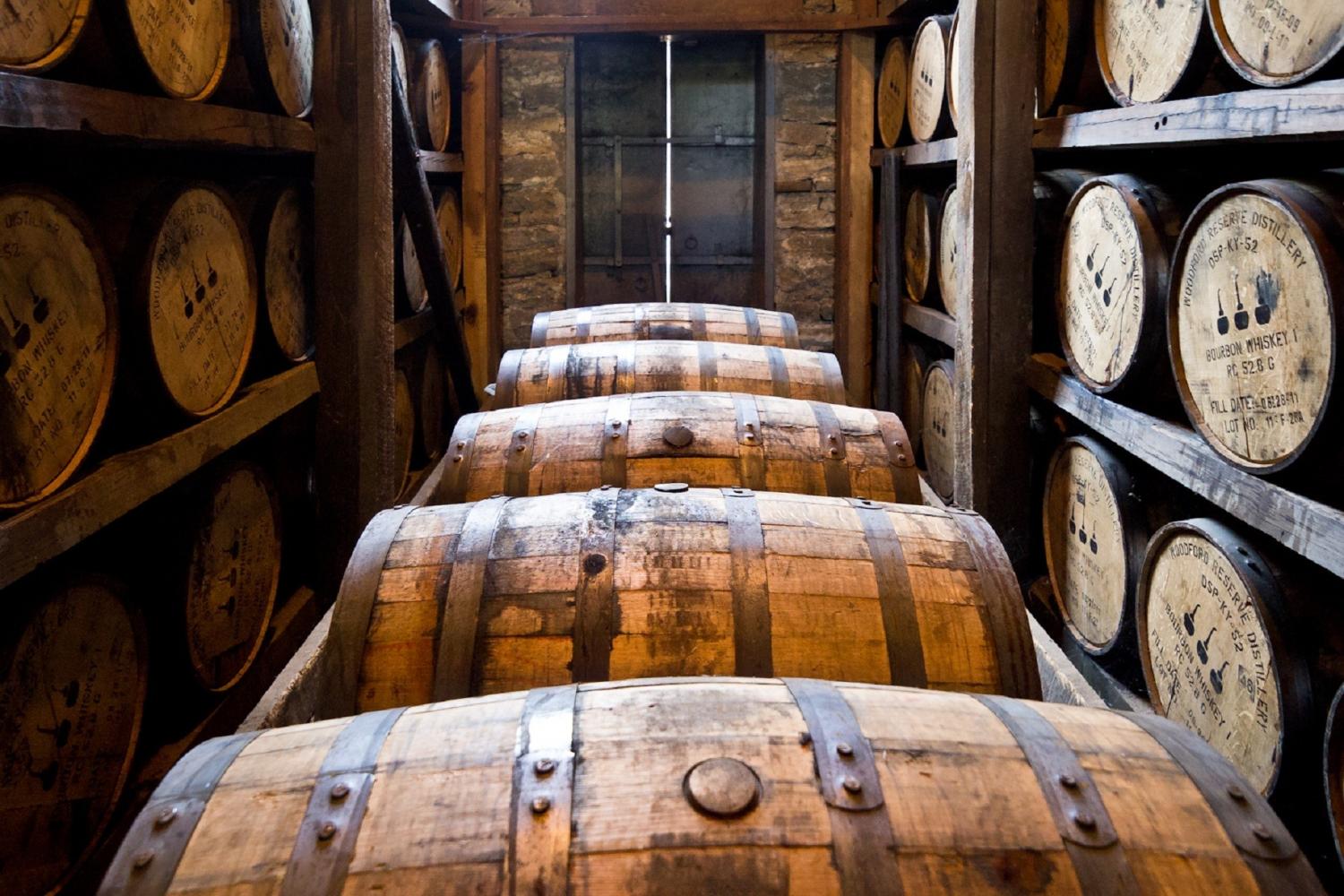 distillery-barrels-591602.jpg