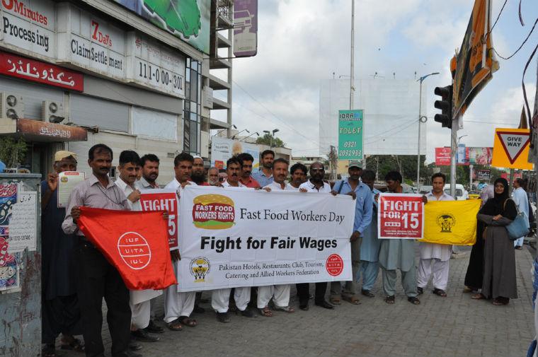 fast_food_workers_Karachi-21.jpg