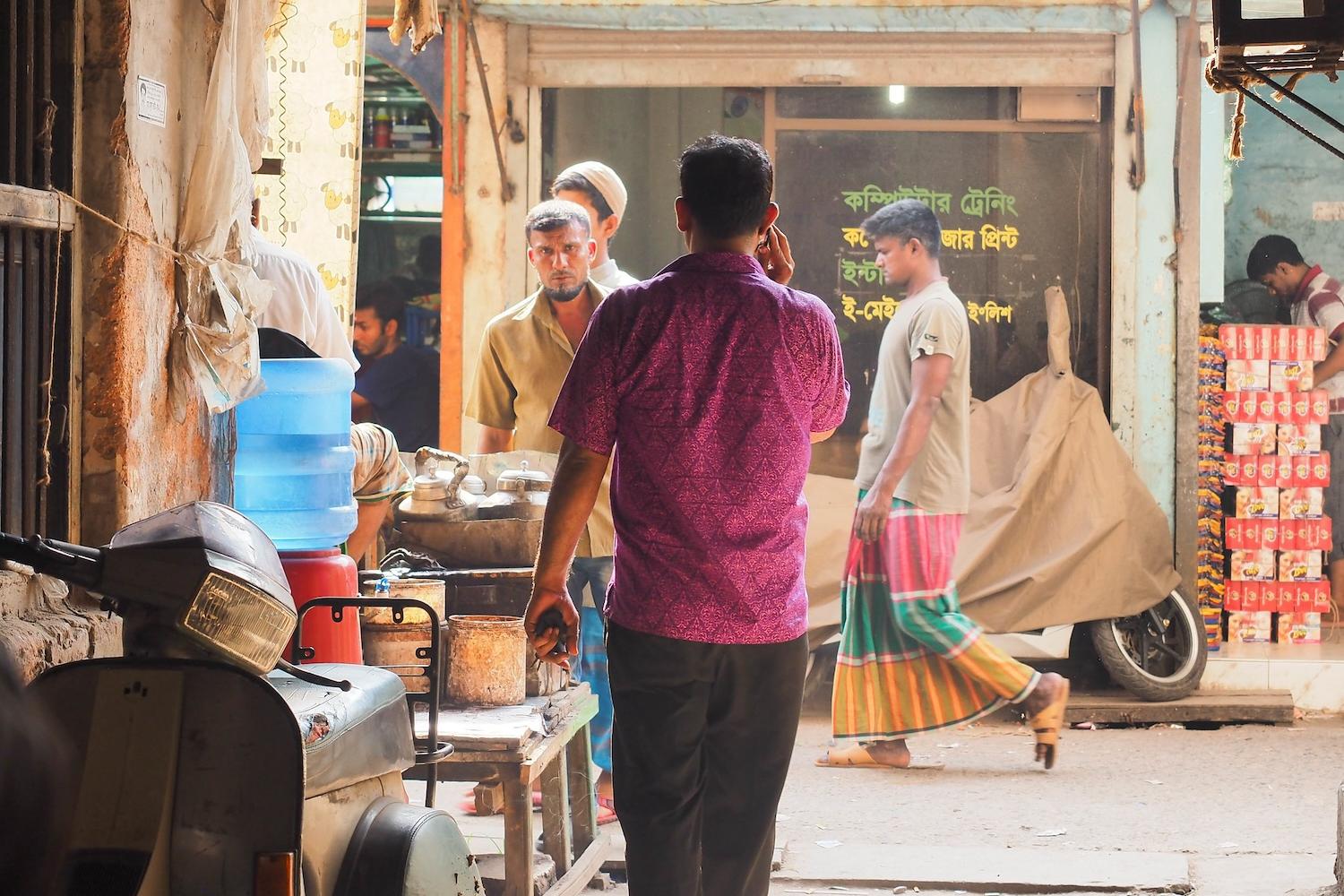 market in Bangladesh - Graduation Approach to fight global poverty