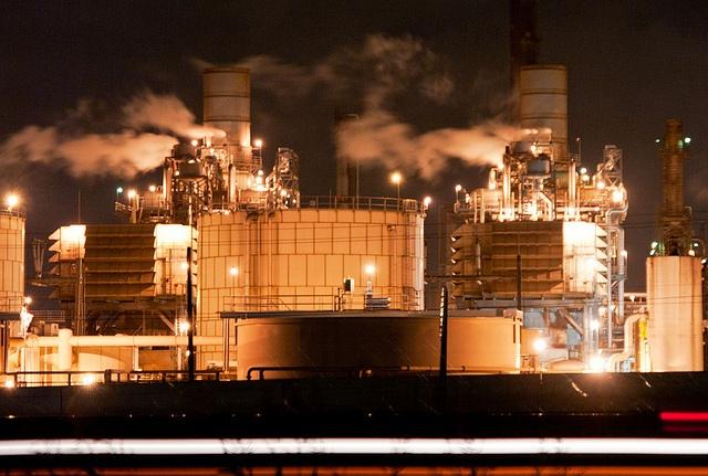 refinery-emissions1.jpg