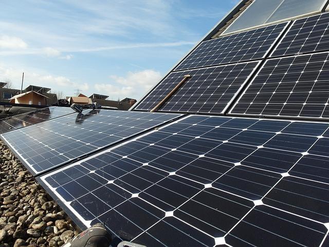 solar-panels-692834_640.jpg