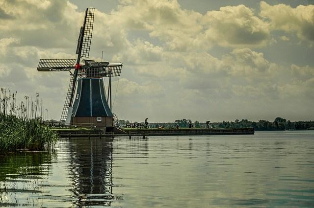 windmill-384579_640.jpg