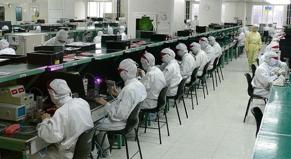800px-electronicsfactoryinshenzhen.jpg
