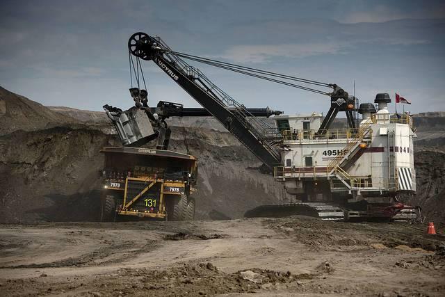 A-Shell-oil-sands-project-in-Alberta-Canada.jpg