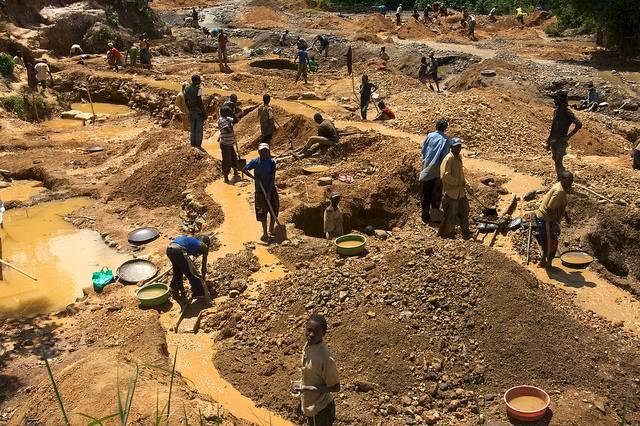 A-mine-in-Eastern-Congo.jpg