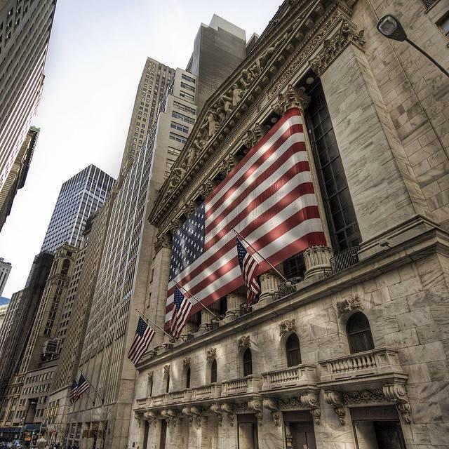 Analysts-suggest-shadow-banking-imposes-risk-to-Wall-Street-and-consumers.jpg