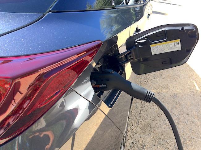 EV-Toyota-Prius-plug-in-hybrid.jpg