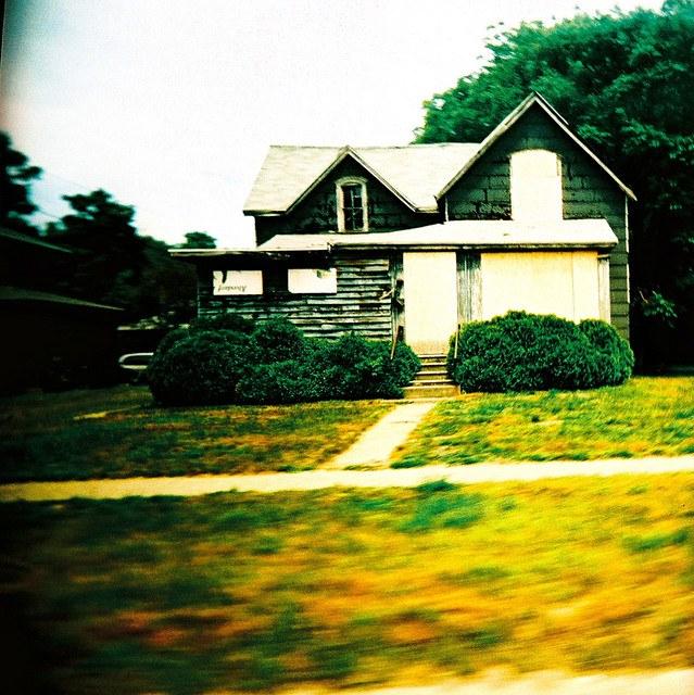 Foreclosure-house-4052874486_c7b0e335f5_z.jpg