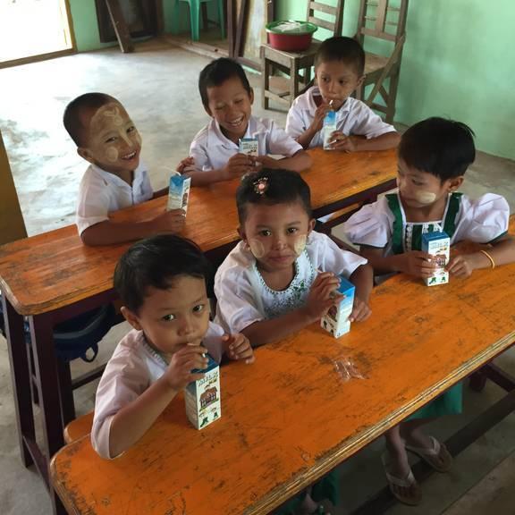 Happy-kids-drinking-milk.jpg