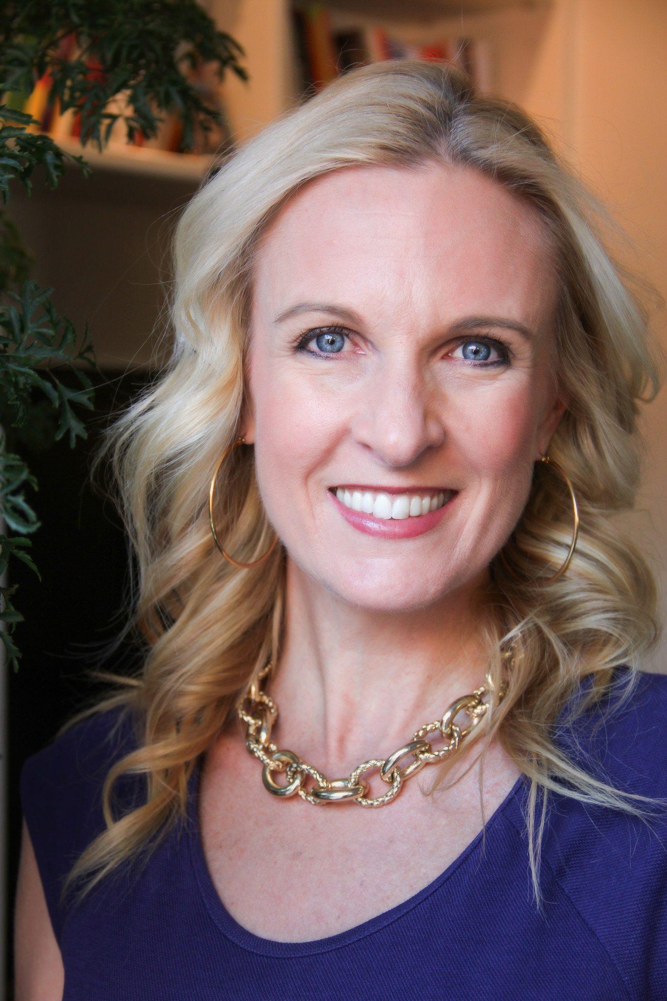 Jennifer-Brown-headshot-2016.jpg