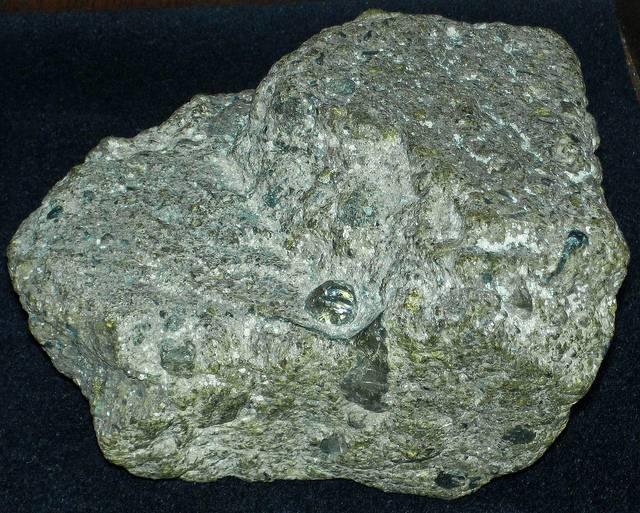 Kimberlite-the-rock-De-Beers-pins-hopes-on-reducing-its-carbon-footprint.jpg