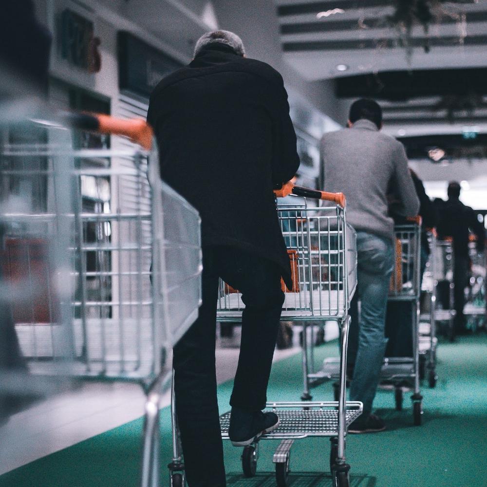 lines at supermarket COVID-19