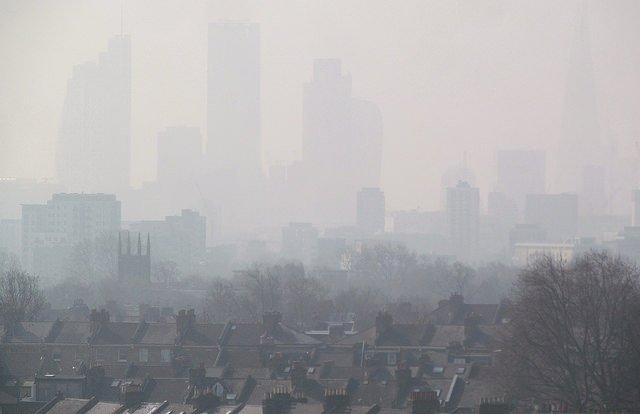 London-on-a-smoggy-spring-day-in-2015.jpg