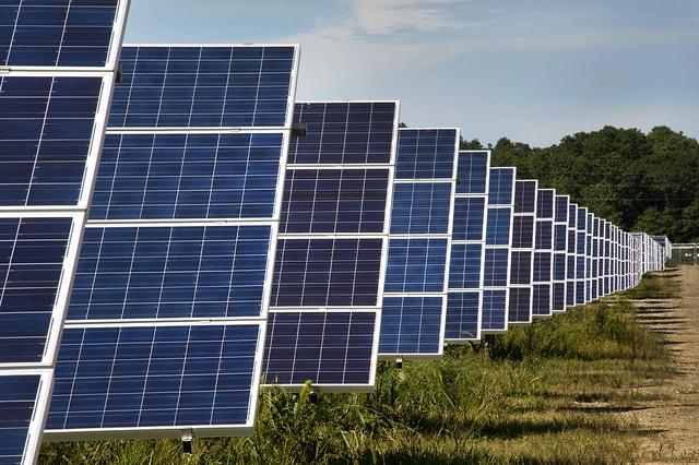 Long-Island-Solar-Farm.jpg Long-Island-Solar-Farm.jpg
