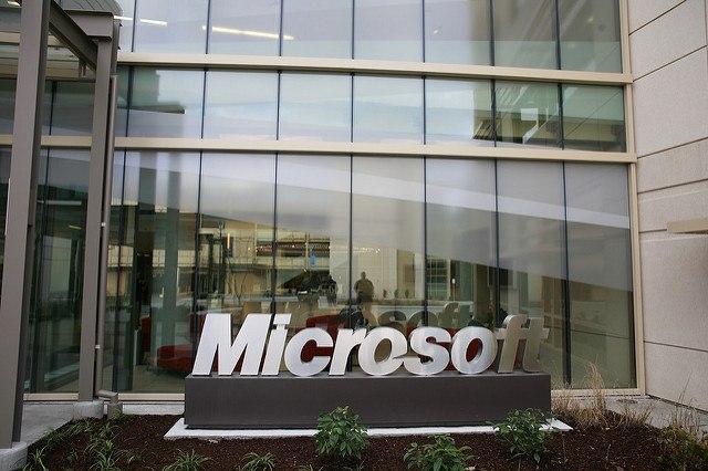 Microsoft_bonuses_RobertScoble.jpg