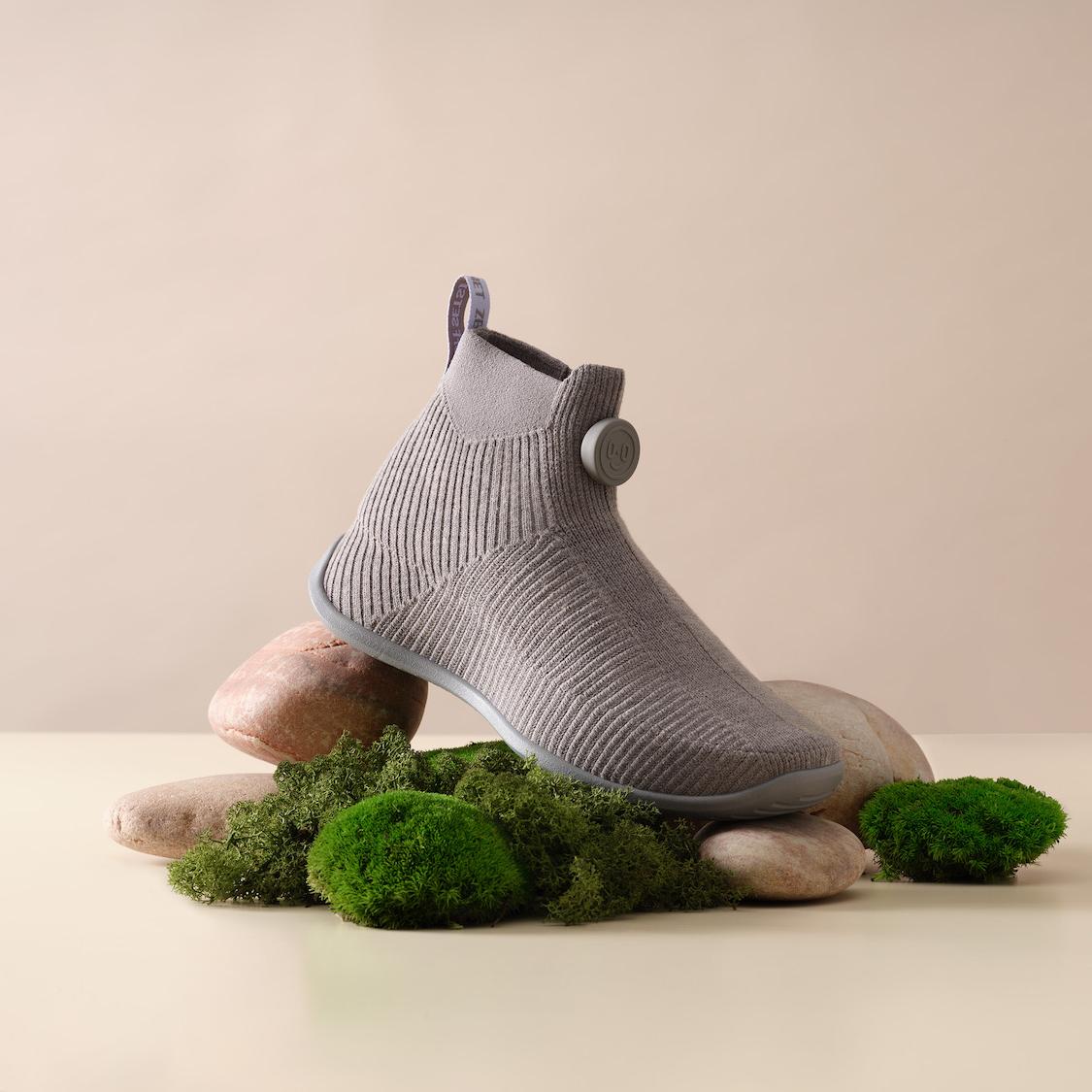 Allbirds net-zero shoe, M0.0NSHOT, in gray. 