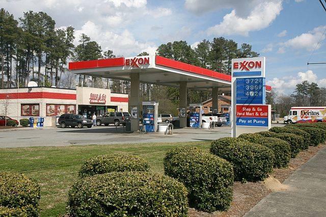 Shareholders_oil_Exxon_ID.jpg