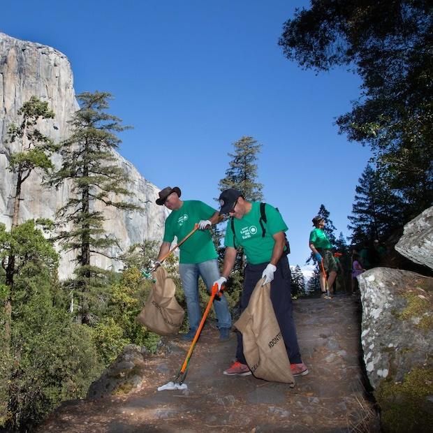 Subaru x National Park Foundation — volunteers cleaning a national park