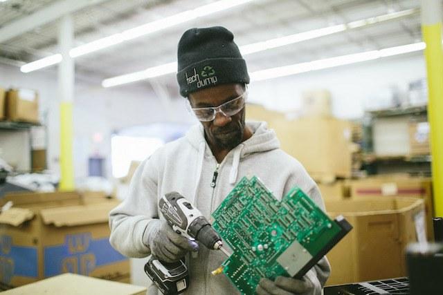 TechDump-employee1.jpg