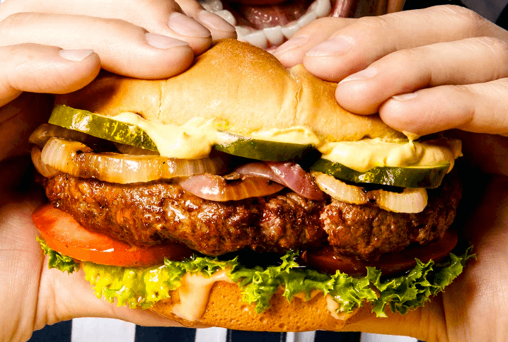 The-juicy-Impossible-Foods-Burger-is-now-at-Momomuku.png