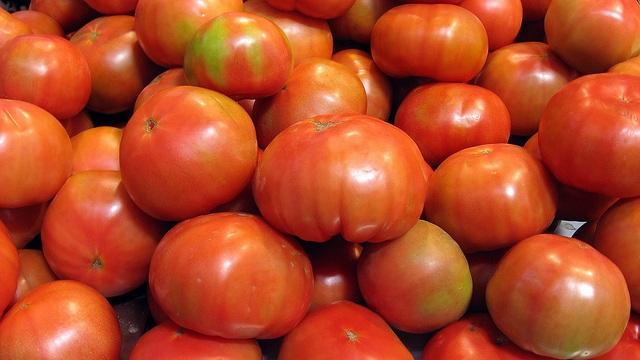 Trump_mexico_tomatoes_16-9clue.jpg