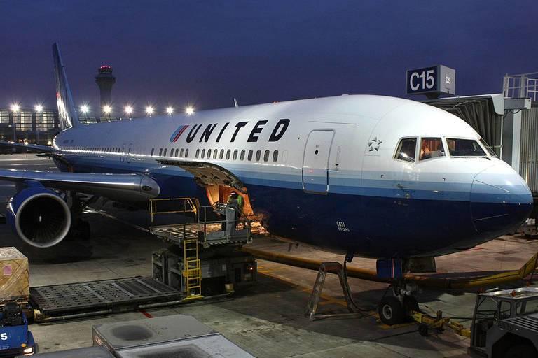 United_Airlines_Lasse_Fuss_wikimedia1.jpg United_Airlines_Lasse_Fuss_wikimedia1.jpg
