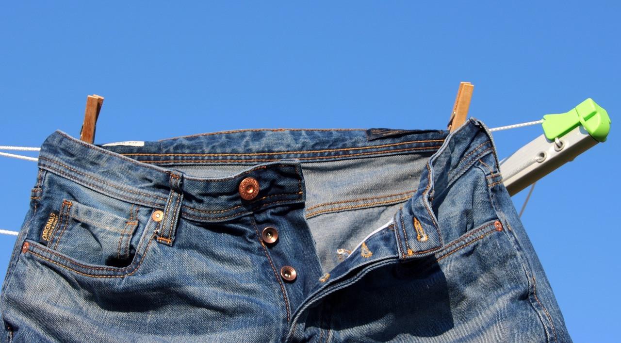 clothes-line-1321543_1280.jpg