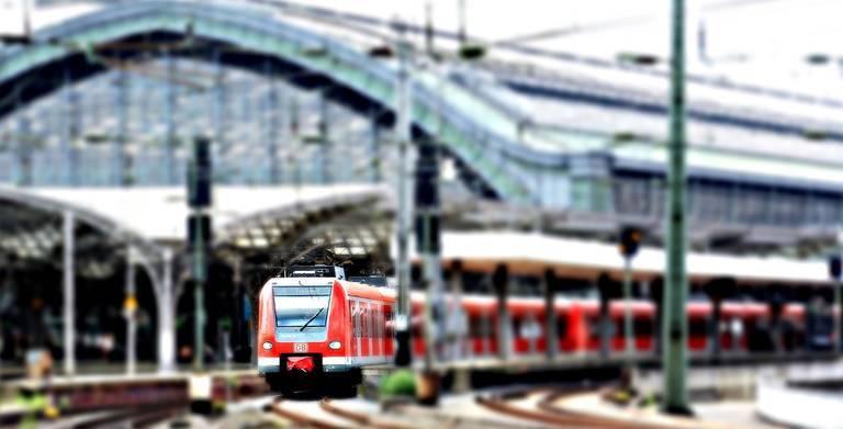 cologne-central-station-railway-station-train-163580.jpeg