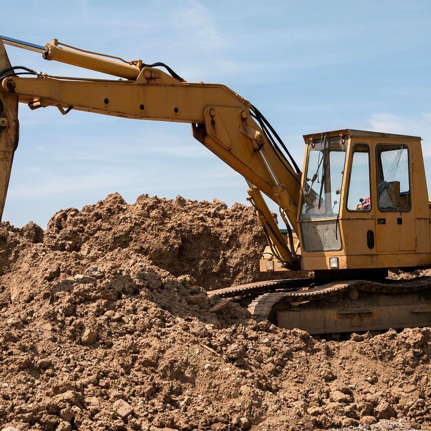 excavators-800996_1280.jpg