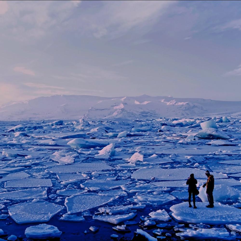 ice sheets breaking apart in iceland - climate change