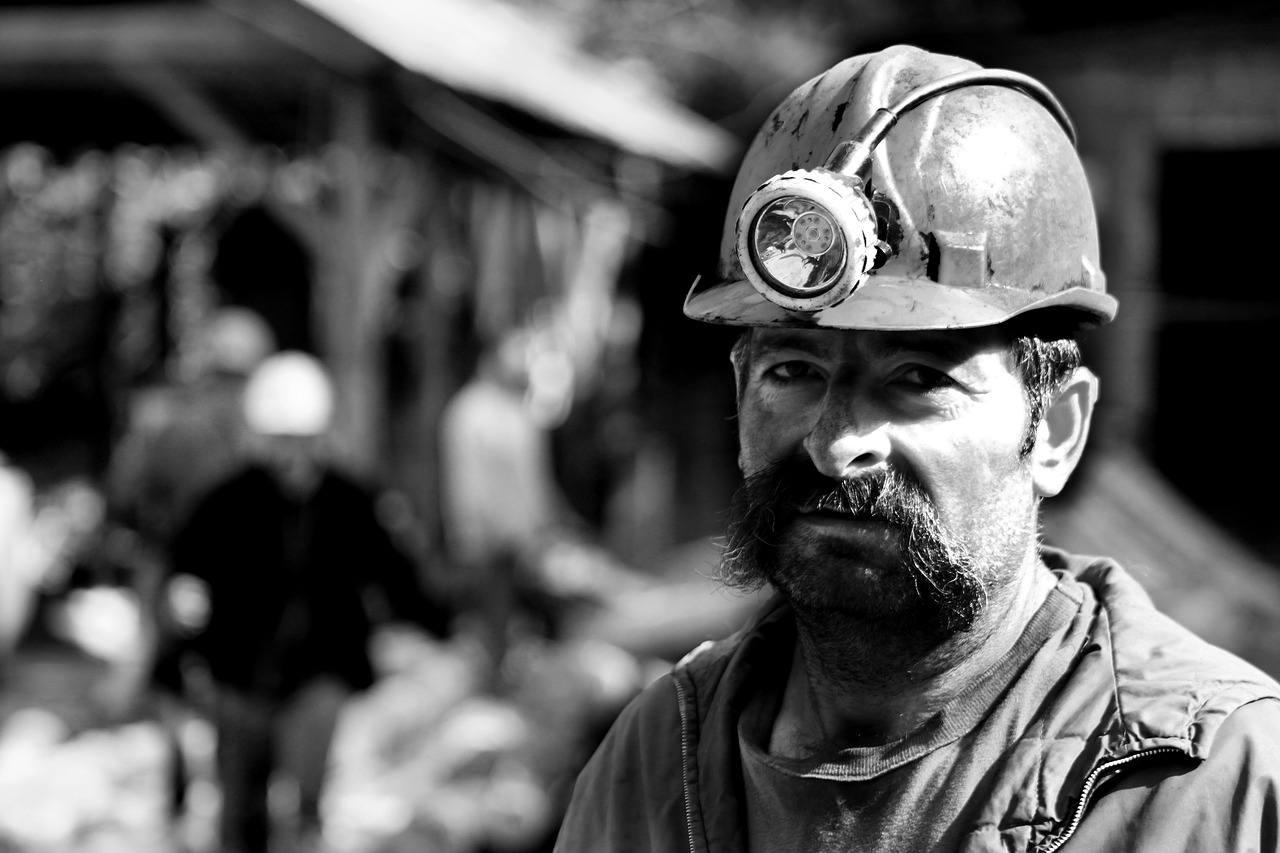 miner-1903636_1280.jpg miner-1903636_1280.jpg