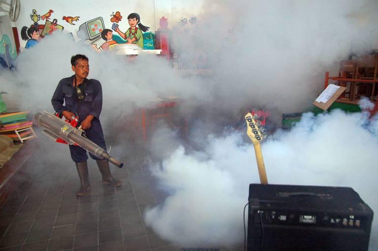 mosquito_Indonesia_spray_HermitalantaPrasetyaPutra.jpg mosquito_Indonesia_spray_HermitalantaPrasetyaPutra.jpg
