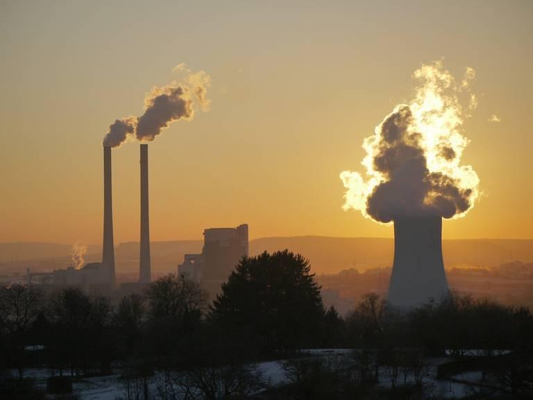 power-plant-2012377_1280.jpg