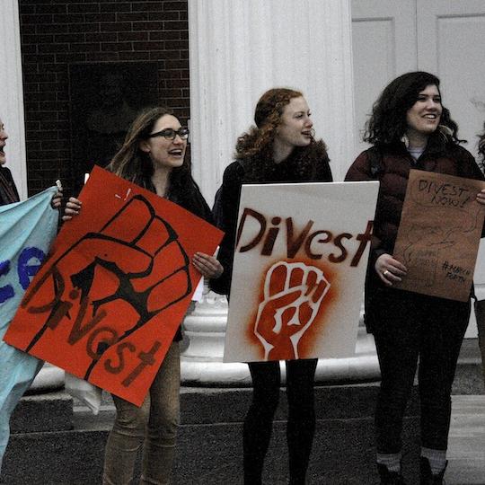 tufts-students-divest-.jpg